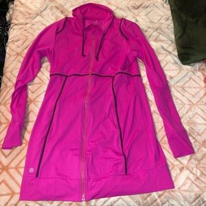 Athleta long top // M